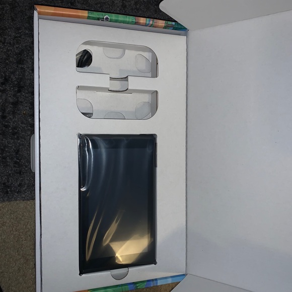 Nintendo Switch Animal Crossing Edition - Picture 2 of 4